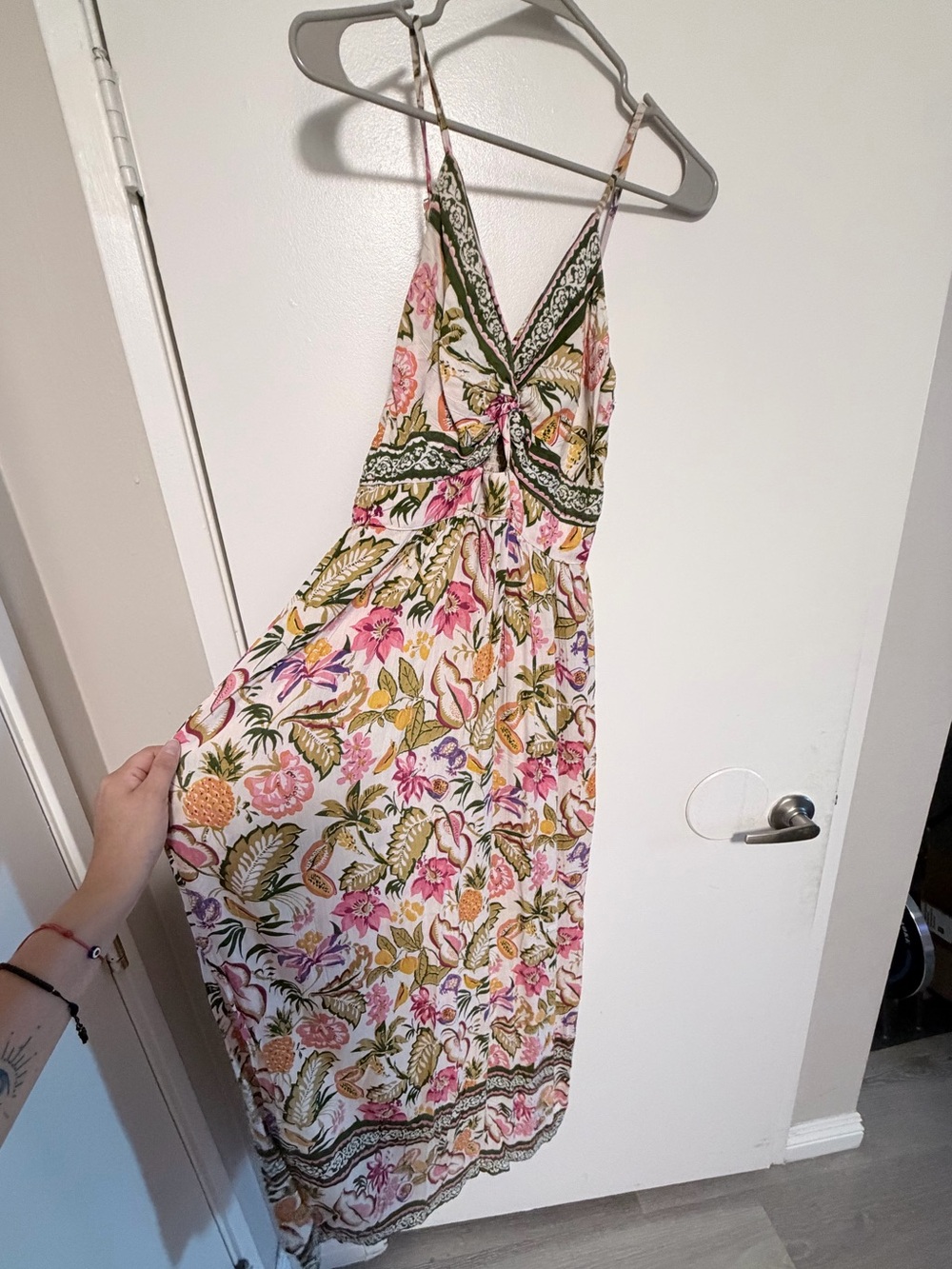 Floral Twist-Front Maxi Dress size medium - Picture 8 of 12